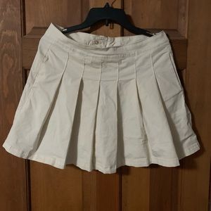 NWT American Eagle pleated skirt. Size 10
